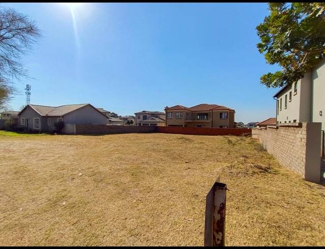 LAND FOR SALE IN MAGALIESBERG COUNTRY ESTATE